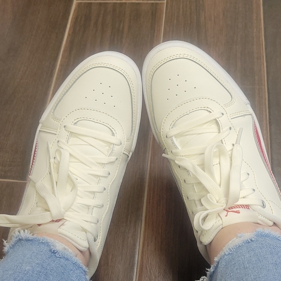 ✨FINAL SALE✨Retro Puma Sneakers - Picture 2 of 11